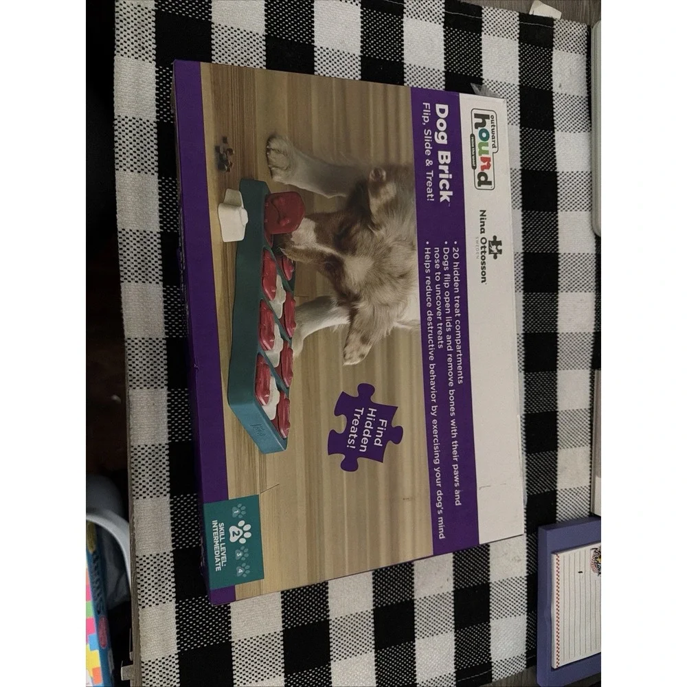 NINA OTTOSSON Outward Hound Level 2 Dog Brick Flip, Slide & Treat Puzzle‎ Toy